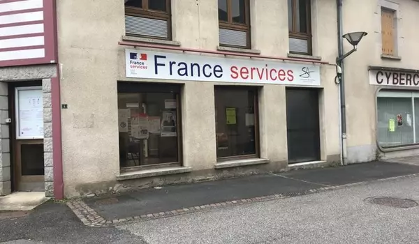 Façade de l’Espace France Services d’Ydes